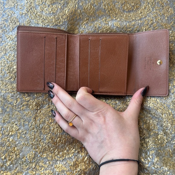 Louis Vuitton Elise Wallet - Picture 8 of 12